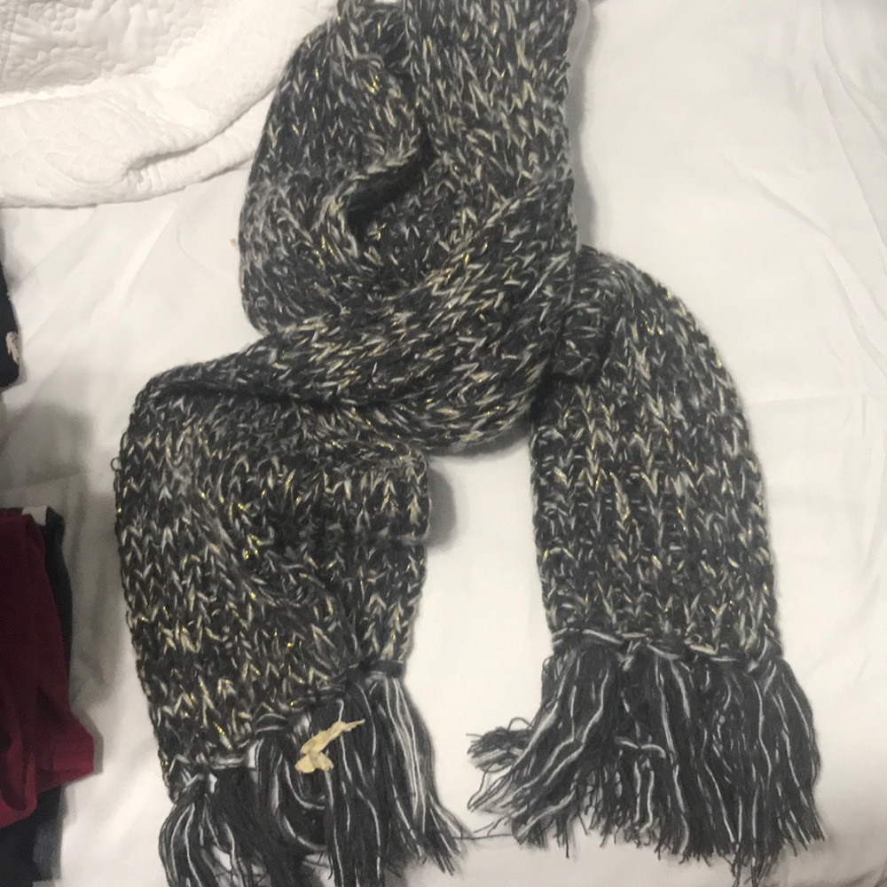 VERY WARM scarf